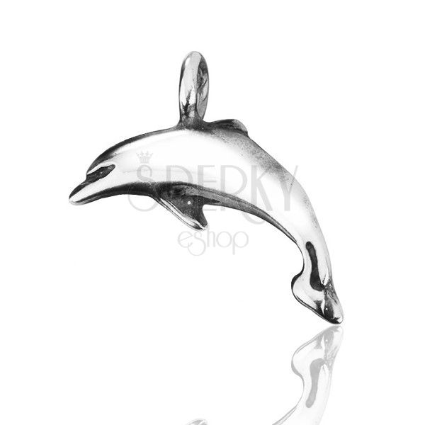Сребърна висулка - лъскав делфин с патина