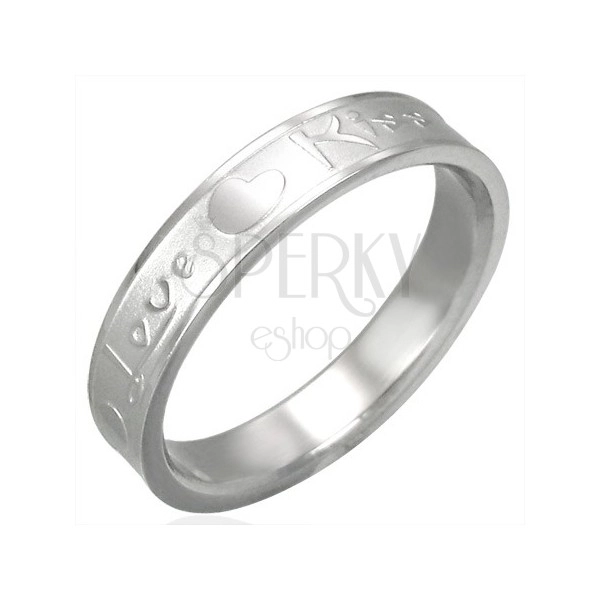 Стоманен пръстен в сребрист цвят, матирана среда и лъскави ръбове, надпис Love & Kiss