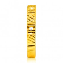Диамантен пръстен от 14К жълто злато - фини, декоративни резки, прозрачен брилянт, 1.5 мм