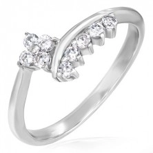 Нежен годежен пръстен – циркониево цвете, фин кант