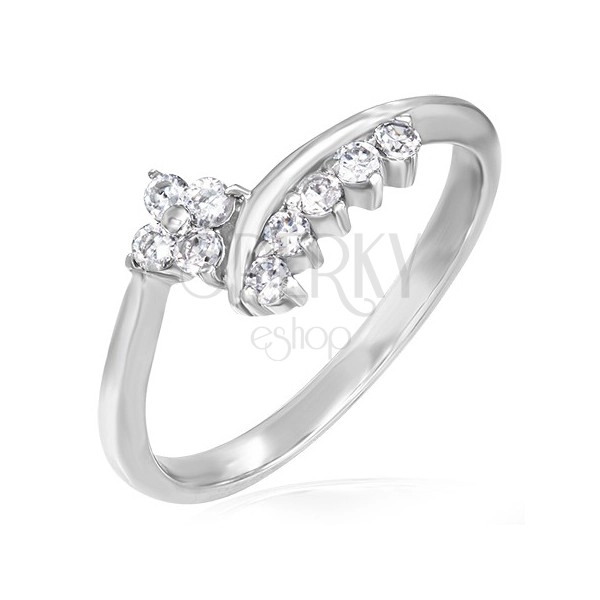 Нежен годежен пръстен – циркониево цвете, фин кант