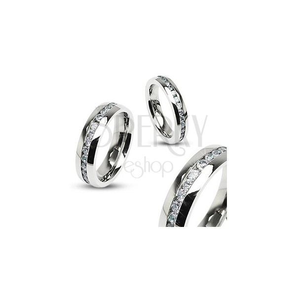 Стоманен пръстен в сребърен цвят - централна ивица от прозрачни цирконии