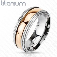 Титанов пръстен с ивица в златист цвят и ръбове с шарка
