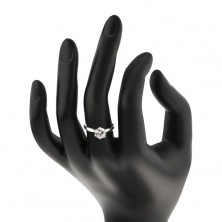 Сребърен годежен пръстен- прозрачен цирконий, захванат с шест пранги