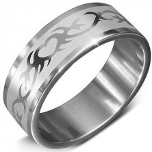 Стоманен пръстен в сребърен цвят с щампа на сърце в орнаменти 